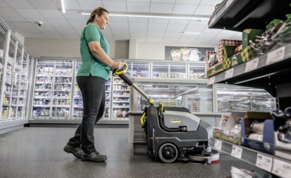 LAVADORA E SECADORA DE PISO KARCHER BD FIT - Image 5